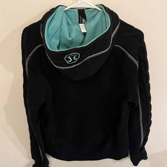 Lululemon scuba - Picture 2 of 4